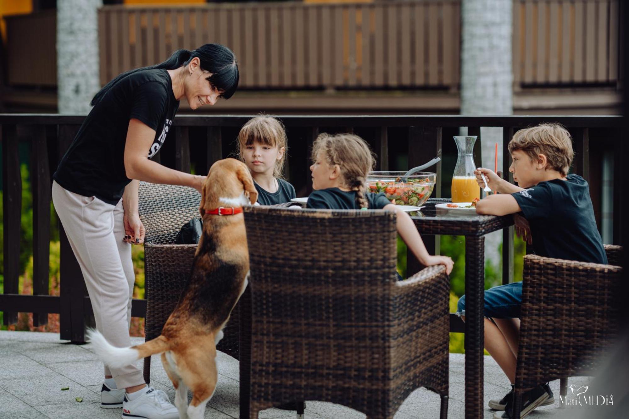 Norweska Dolina Family&Pet-Friendly Resort Szklarska Poręba Exterior foto A family at the hotel